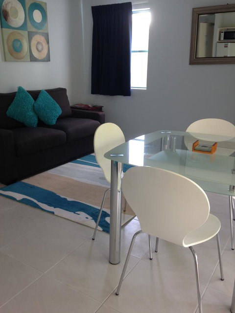 Chez Noosa Resort Motel - Tourism Guide 22