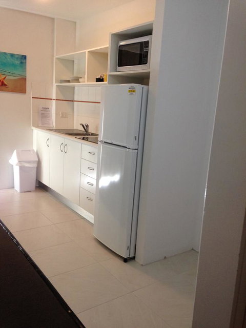 Chez Noosa Resort Motel - Tourism Guide 0