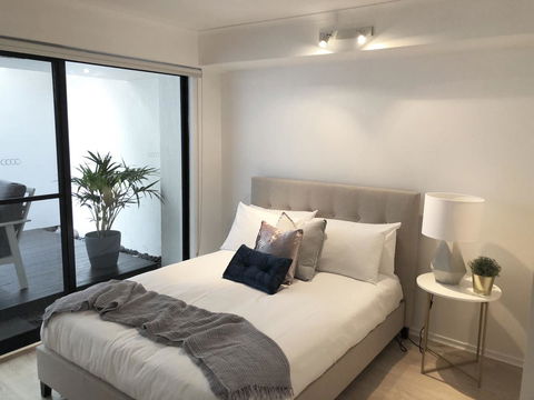 Sunshine Beach Luxe Apartment - Travel Agents 10