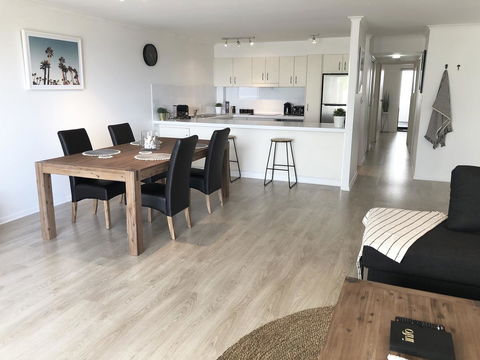 Sunshine Beach Luxe Apartment - Travel Agents 21