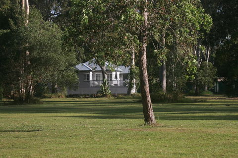 Lake Weyba Noosa Lodge & Kangaroos - Travel Search 30