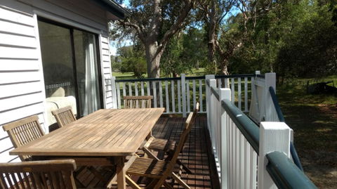 Lake Weyba Noosa Lodge & Kangaroos - Travel Search 21