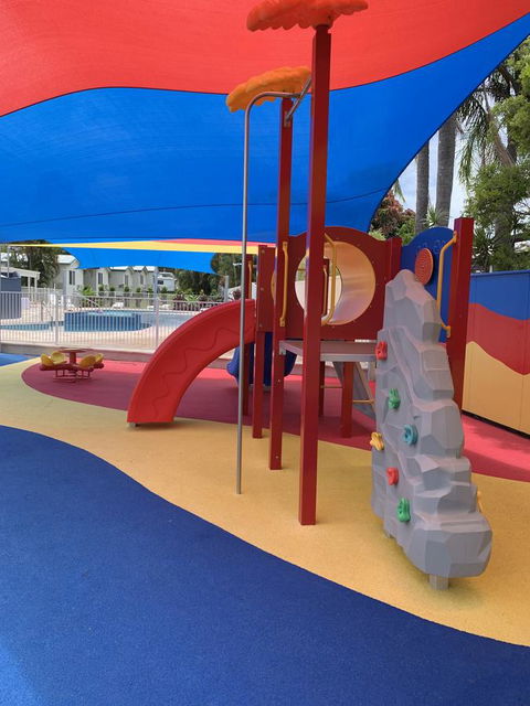 Alex Beach Cabins And Tourist Park - Tourism Guide 6