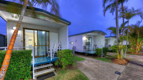 Alex Beach Cabins And Tourist Park - Tourism Guide 7