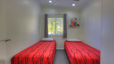 Alex Beach Cabins And Tourist Park - Tourism Guide 31