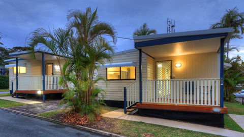 Alex Beach Cabins And Tourist Park - Tourism Guide 25