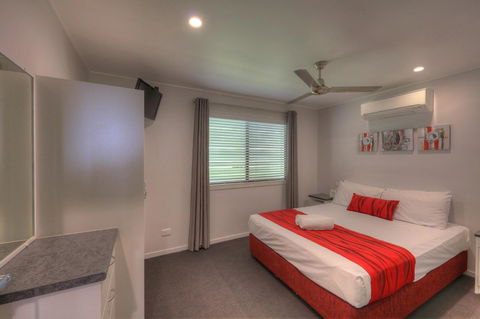 Alex Beach Cabins And Tourist Park - Tourism Guide 8