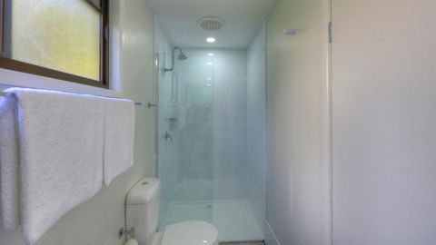 Alex Beach Cabins And Tourist Park - Tourism Guide 28