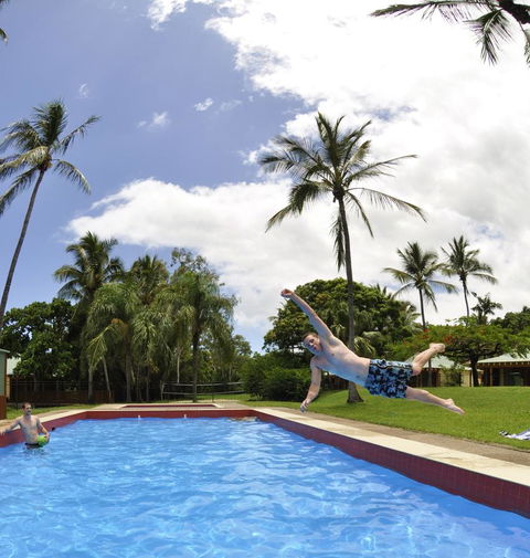 Nomads Airlie Beach - Travel Search 24