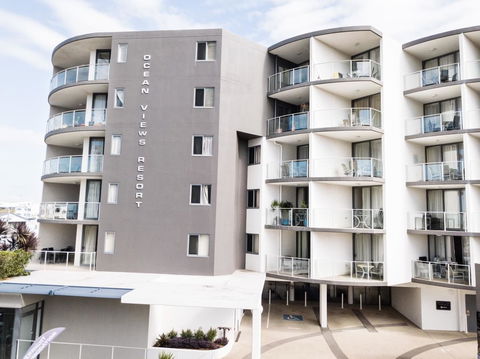 Ocean Views Resort Caloundra - Cruises Travel 4