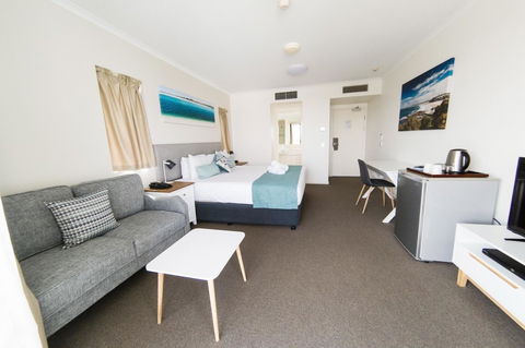 Ocean Views Resort Caloundra - Cruises Travel 30