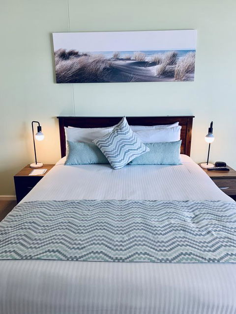 Ocean Views Resort Caloundra - Cruises Travel 13