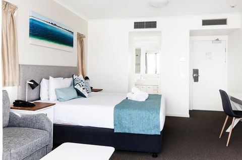 Ocean Views Resort Caloundra - Cruises Travel 28