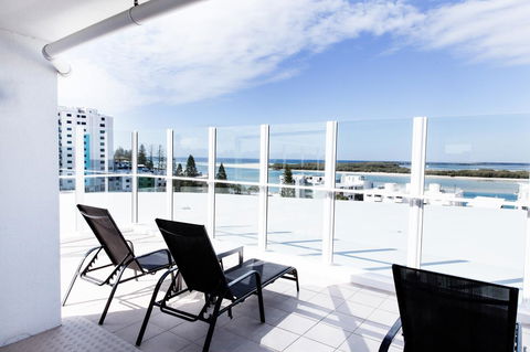 Ocean Views Resort Caloundra - Cruises Travel 6