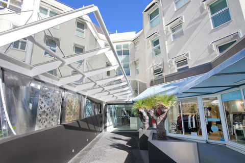 Emerald Noosa - Tourism Guide 2