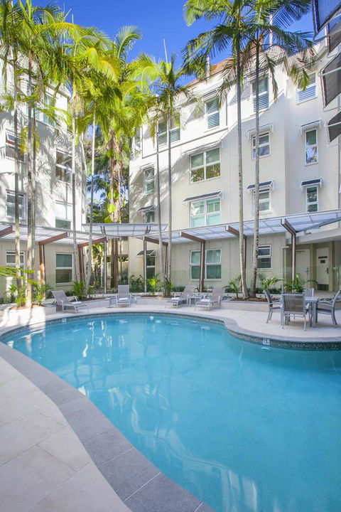 Emerald Noosa - Tourism Guide 0