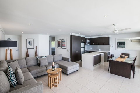 Noosa Harbour Resort - Tourism Guide 32