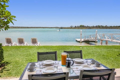 Noosa Harbour Resort - Tourism Guide 6