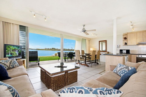 Noosa Harbour Resort - Tourism Guide 7