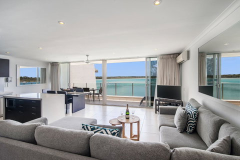 Noosa Harbour Resort - Tourism Guide 34
