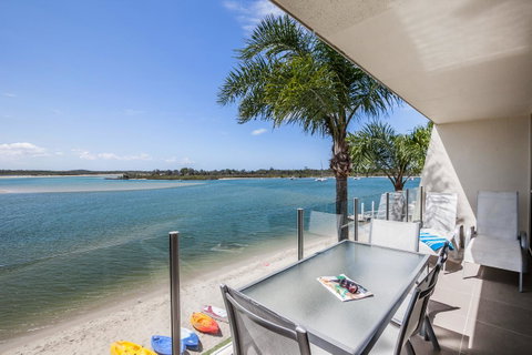 Noosa Harbour Resort - Tourism Guide 3