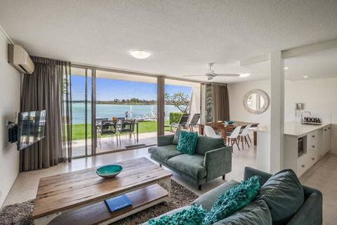 Noosa Harbour Resort - Tourism Guide 21