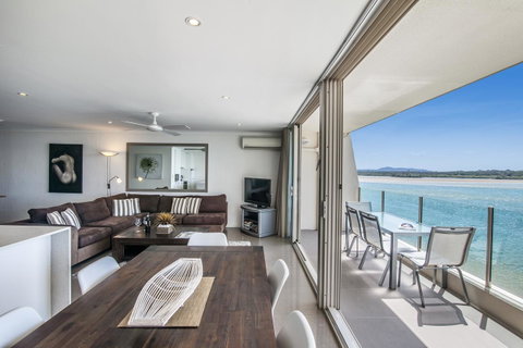 Noosa Harbour Resort - Tourism Guide 25