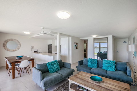 Noosa Harbour Resort - Tourism Guide 23