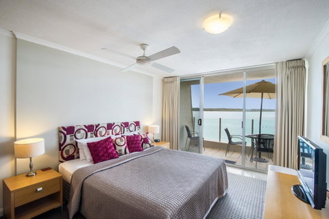 Noosa Harbour Resort - Tourism Guide 13