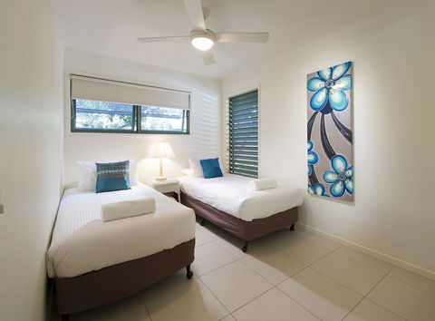 The Retreat Beach Houses - Travel Search 12