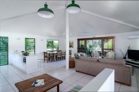 The Retreat Beach Houses - Travel Search 1