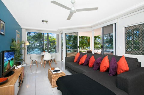 On The Beach Apartments - Cruises Travel 18
