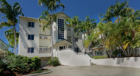 On The Beach Apartments - Cruises Travel 1