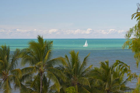 On The Beach Apartments - Cruises Travel 15
