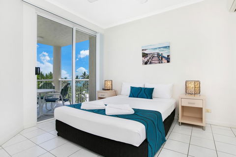 On The Beach Apartments - Cruises Travel 22