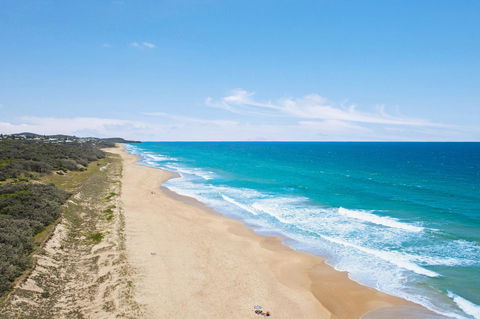 Jolly Roger's Beach House - Travel Search 15