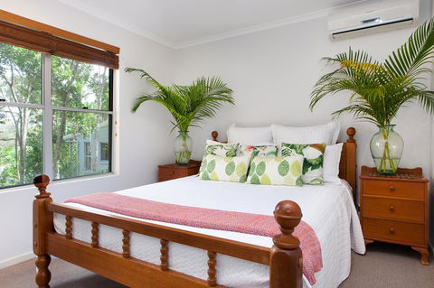 Jolly Roger's Beach House - Travel Search 9