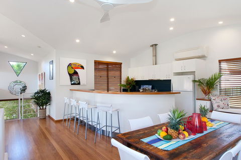 Jolly Roger's Beach House - Travel Search 4