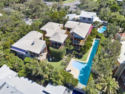 Jolly Roger's Beach House - Travel Search 13