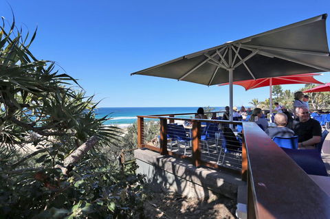 Jolly Roger's Beach House - Travel Search 16