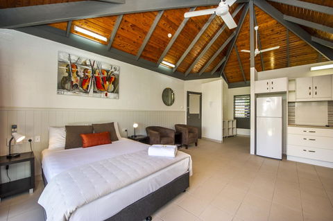 Island Leisure Resort - Tourism Guide 0