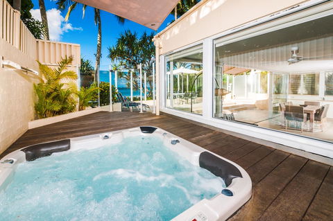 Netanya Noosa Beachfront Resort - Travel Search 28
