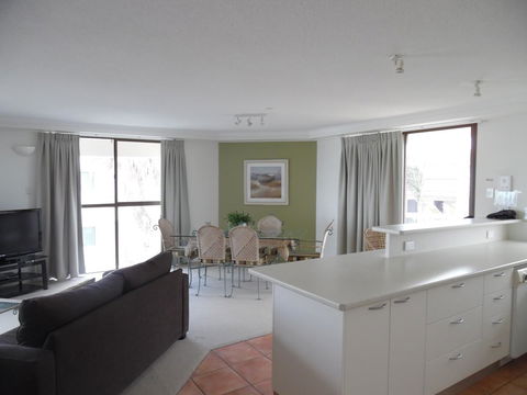 Coolum Caprice - Travel Search 14