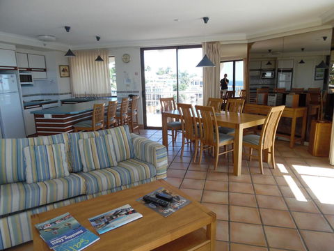 Coolum Caprice - Travel Search 12