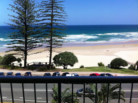 Coolum Caprice - Travel Search 34