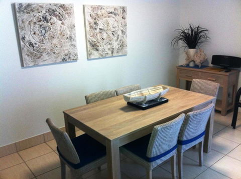 Coolum Caprice - Travel Search 27