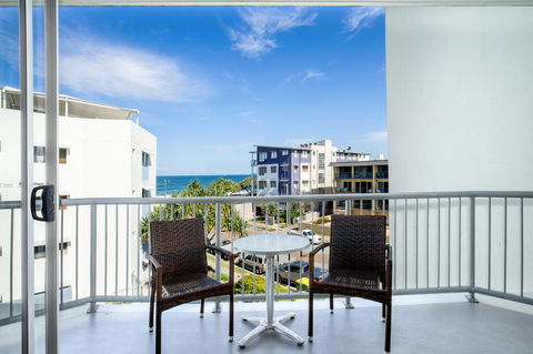 Rolling Surf Resort - Cruises Travel 24