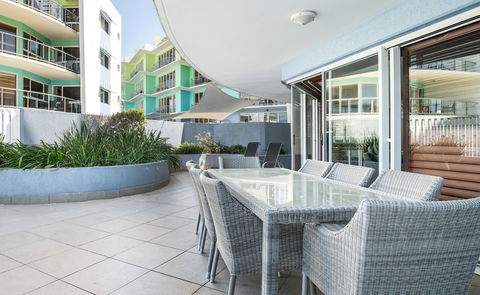Rolling Surf Resort - Cruises Travel 1
