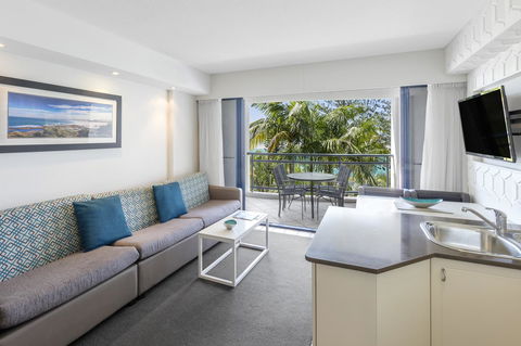 Ramada Resort By Wyndham Golden Beach - Cruises Travel 23