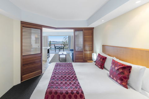 Ramada Resort By Wyndham Golden Beach - Cruises Travel 20